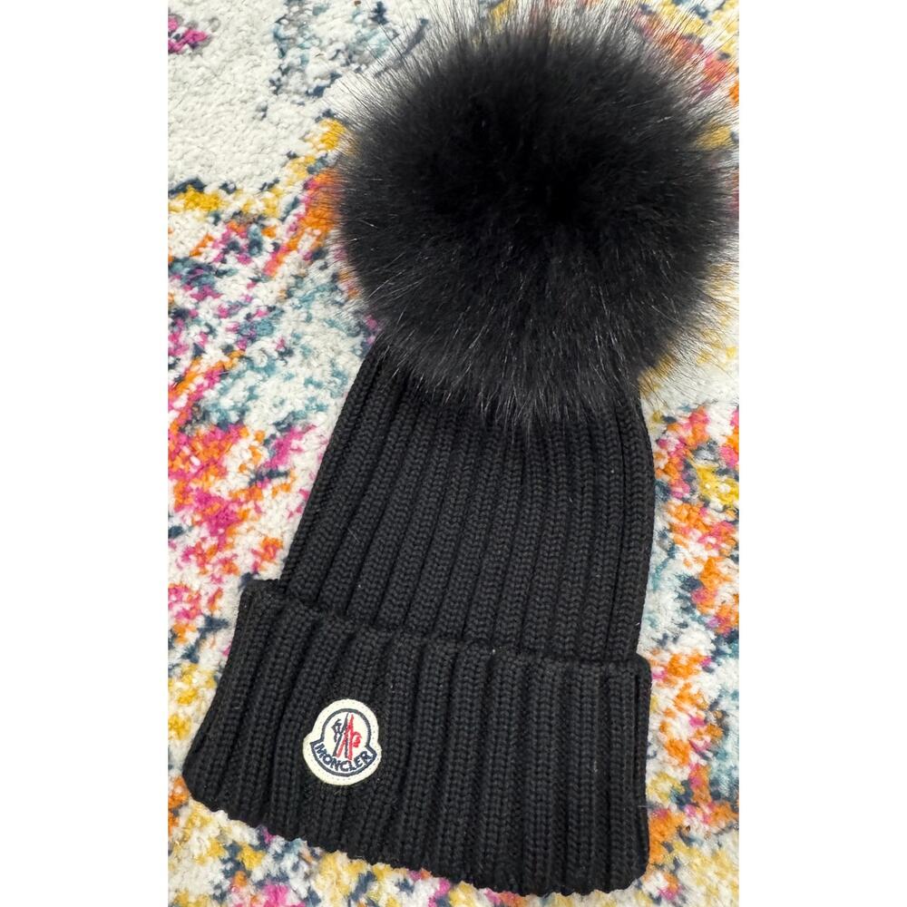 MONCLER Genuine Fox Fur Virgin Wool Beanie with Pom Pom Hat Quiet Luxury - Picture 2 of 6